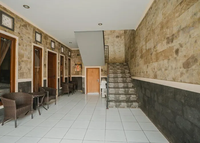 Santhi Graha 3*